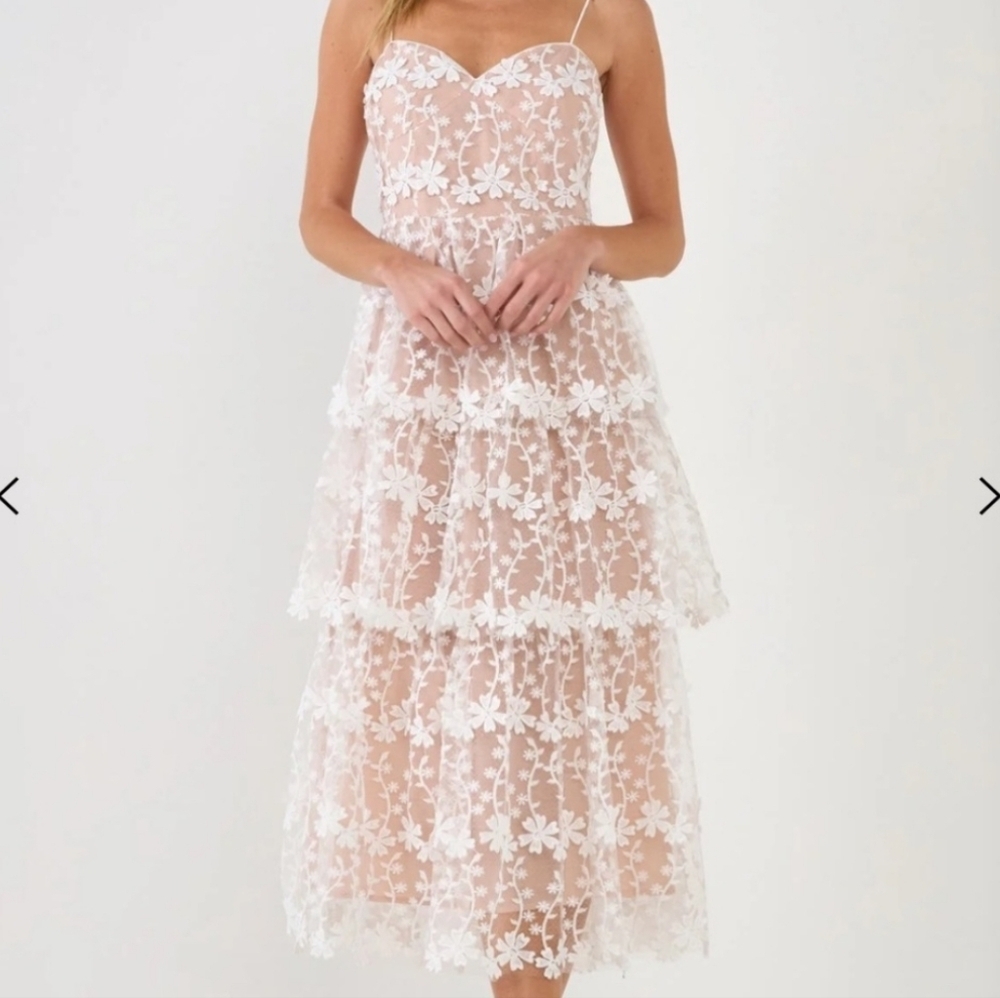 Endless Rose nude white floral sleeveless lace tiered backless midi dress